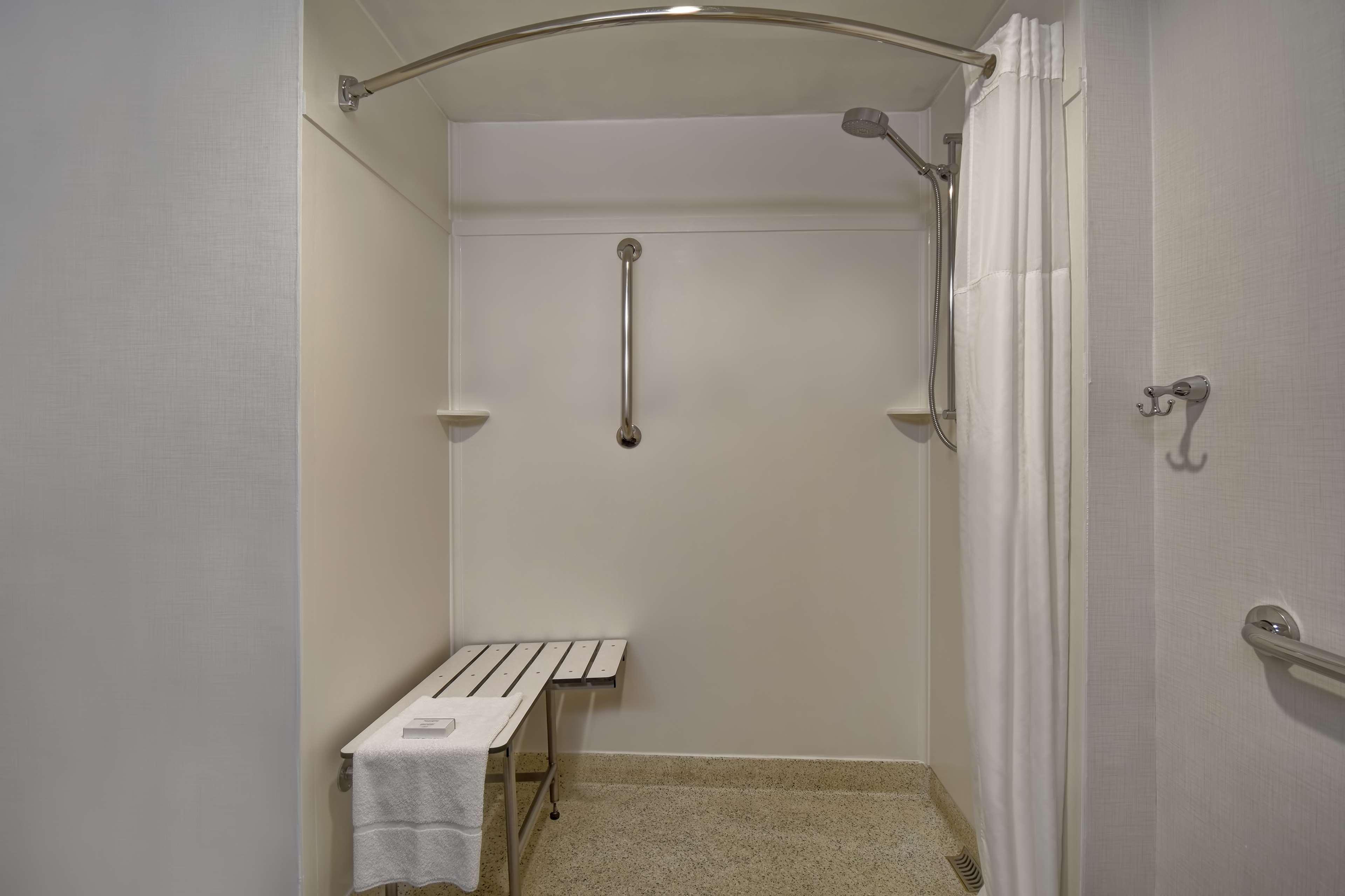 Hampton Ny-jfk Hotel 3*